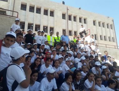 الشرطة تنظم محاضرة توعية في مخيم صيفي في مدرسة امنه بنت وهب في جنين